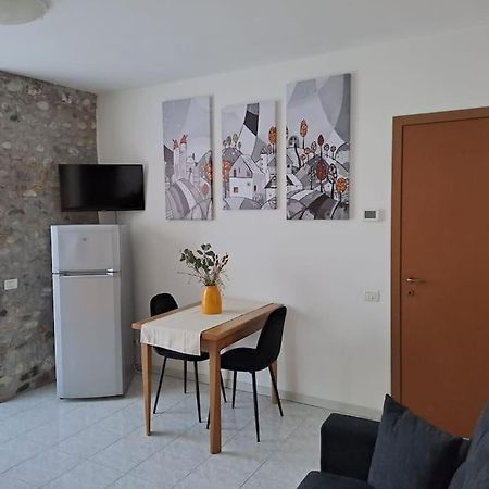 Appartamento Anna Lungo Fiume - Lago Maggiore Sesto Calende Esterno foto